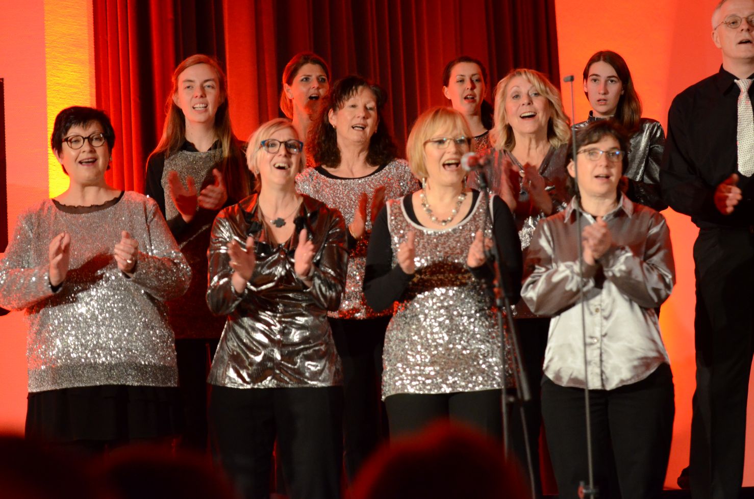 Singvolution bei einer seiner typischen Performances